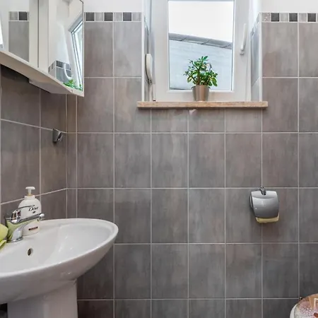 Dora Comfortable Holiday home *