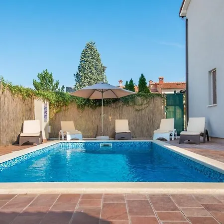 Holiday home Dora Comfortable *